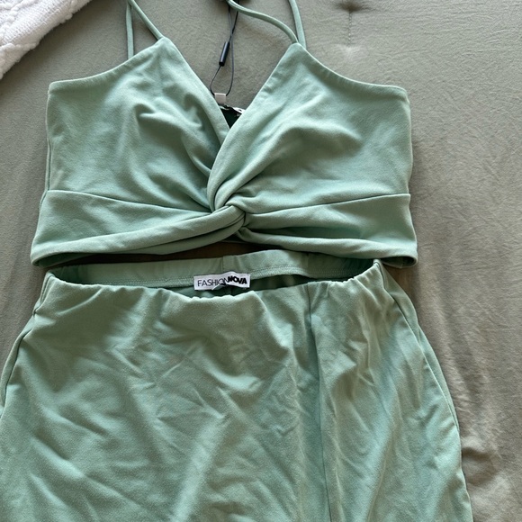 Fashion Nova Sage Green Set - Picture 1 of 2